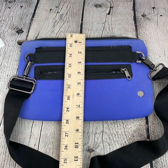 CARAA X ATHLETA CONVERTIBLE POUCH Blue Shoulder Bag - Picture 9 of 9